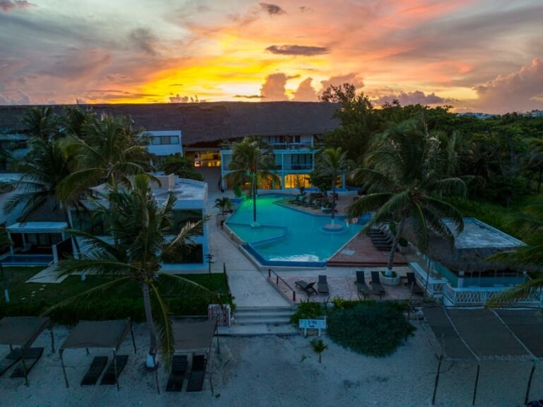 Casa Playacar Boutique (Sample Listing)