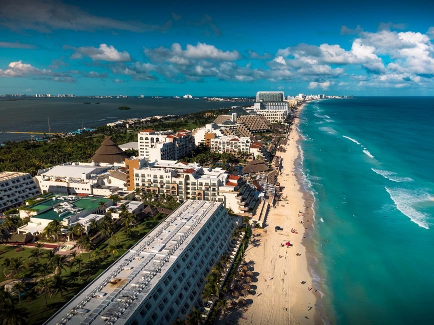 Playacar vs Centro: Where to Stay in Playa del Carmen (Sample Post)