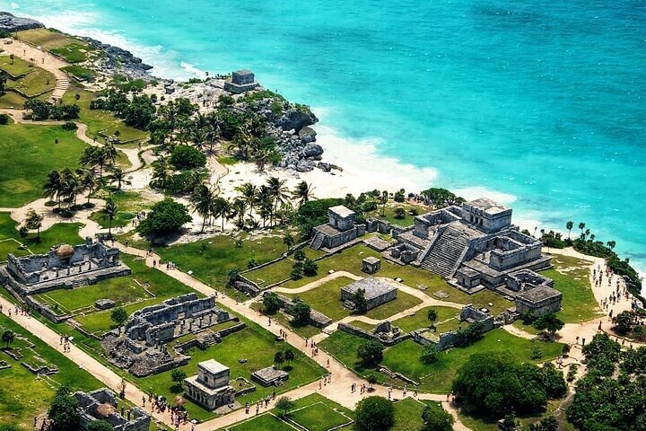 Private Tour to Tulum Ruins, Swim with Turtles and Cenote Cave
