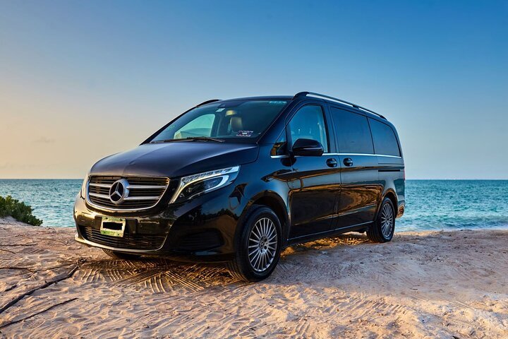 Private Luxury Transfer from Akumal to Cancun International Airport