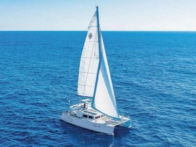 4 Hours Exclusive 45' Lagoon Catamaran Experience - image 1