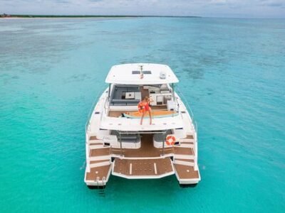 Private luxury catamaran in Tulum with snacks & open bar - image 1